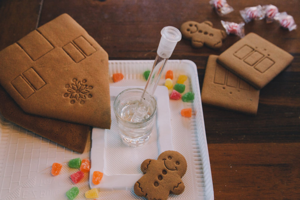 How to Build a Gingerbread Bong in a Few Simple Steps!